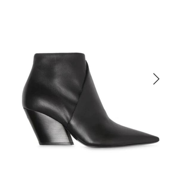 Burberry Ashlington 37.5/US 7.5 Leather Black Ankle Bootie Pointed Toe NIB $900 - Picture 3 of 11